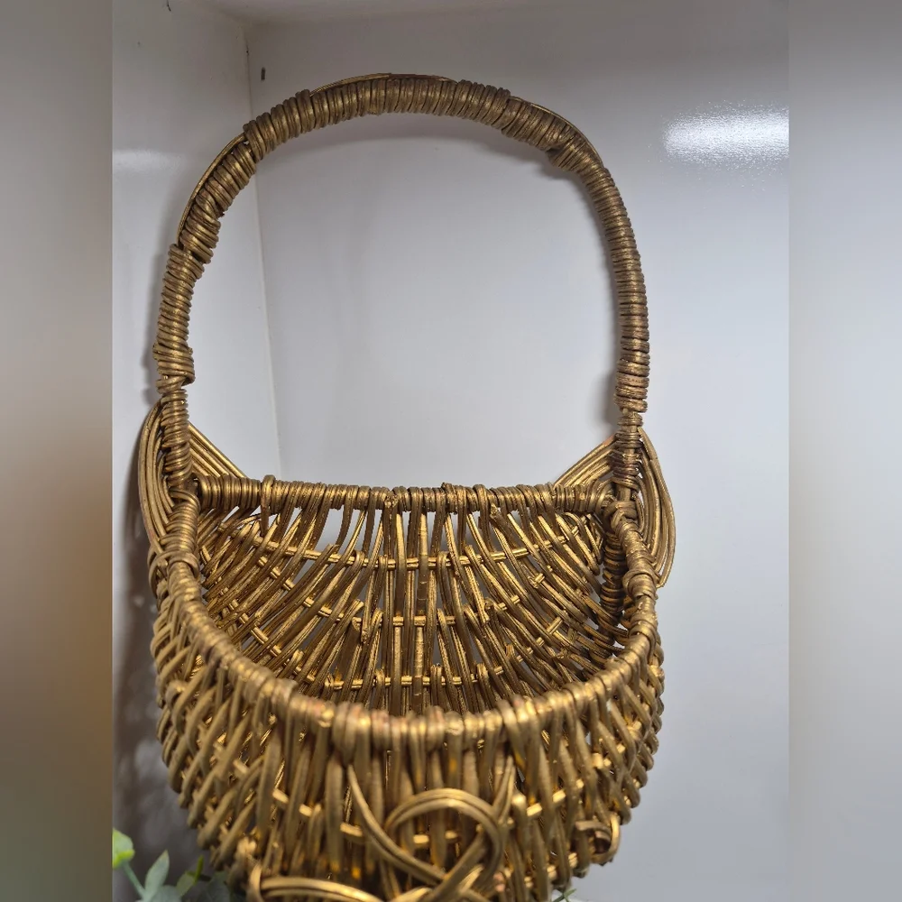 Gold Painted Wicker Wall Hanging Baskets - Picture 4 of 6